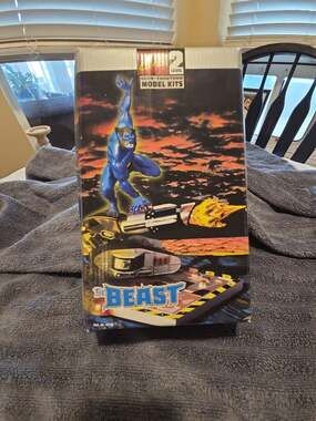 Toy Biz Marvel Comics The Beast Model Kit